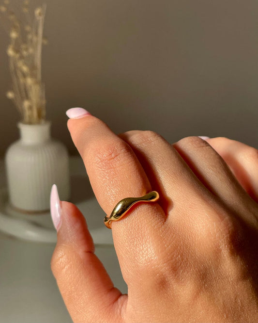 Wavy Ring